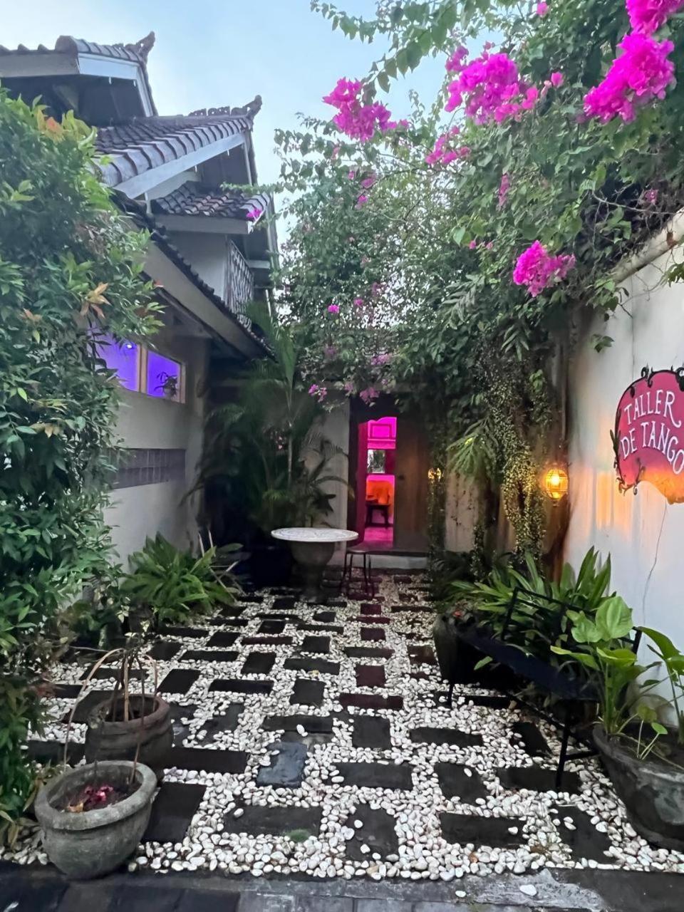 Happy Together By Kresna Hospitality Seminyak Exterior foto